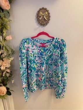NWT Lilly Pulitzer Jansen Sweatshirt in “Blue Ibiza Cabana Cocktail” - Size M